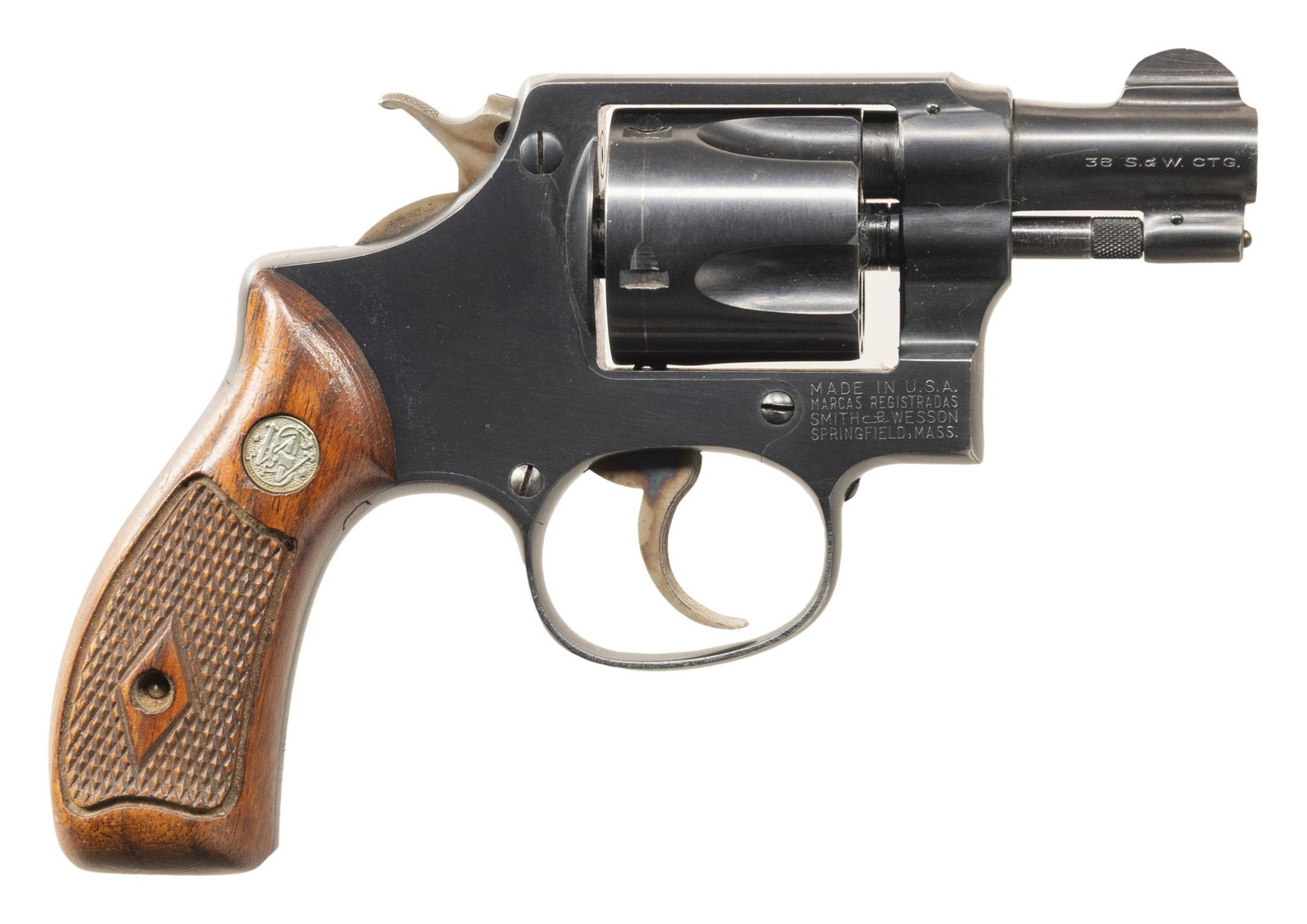 SMITH & WESSON 38/32 TERRIER DA REVOLVER.: Cal. 38 S&W. S# 66959. Bbl. 2" pinned. Round blade front sight. Fixed rear sight. Matching numbers on frame, bbl., cyl., extractor & right grip panel. 5-shot cyl. Post-war 38/32 Terrier revolver. Blue