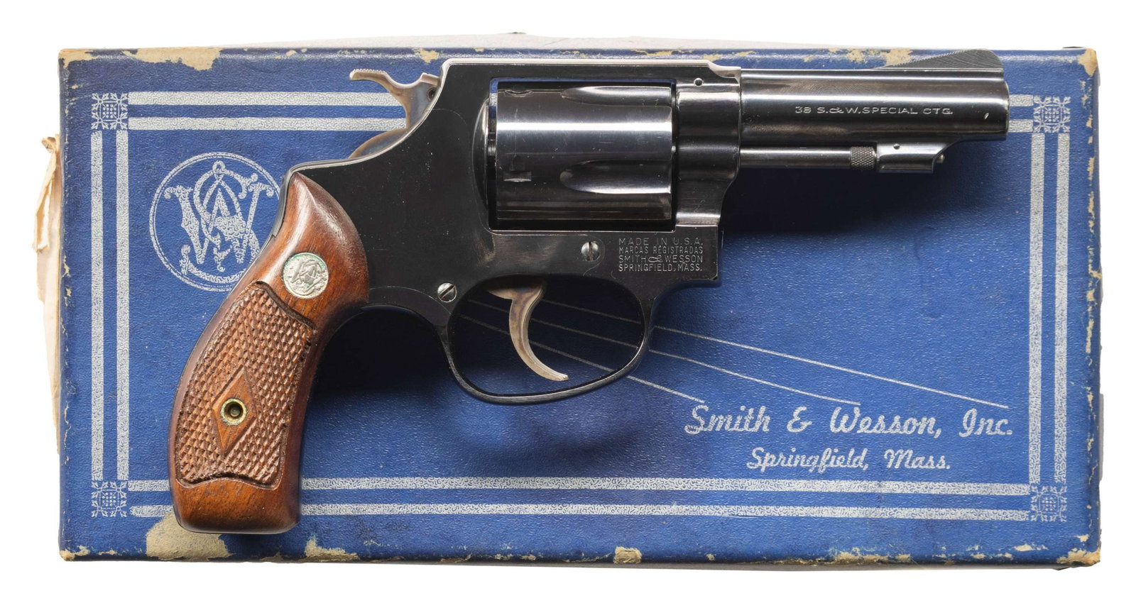 SMITH & WESSON CHIEF'S SPECIAL DA REVOLVER.: Cal. 38 Spl. S# 123817. Bbl. 3" pinned. Ramped serrated blade front sight. Fixed rear sight. 1957 made Pre-36 Chief's Special Revolver with flat latch. 5-shot cyl. Blued finish with case colored