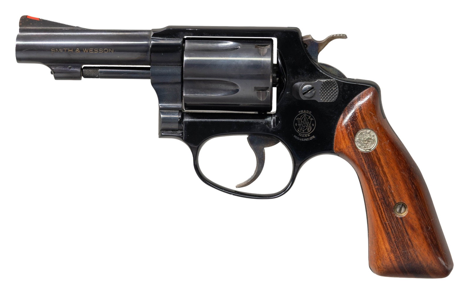 SMITH & WESSON MODEL 37 DA REVOLVER.: Cal. 38 Spl. S# J935524. Bbl. 3". Ramped serrated blade front sight with orange insert. Fixed rear sight. 1980's made Model 37 without pinned bbl. Alloy frame & 5-shot cyl. Blued finish. Serial number