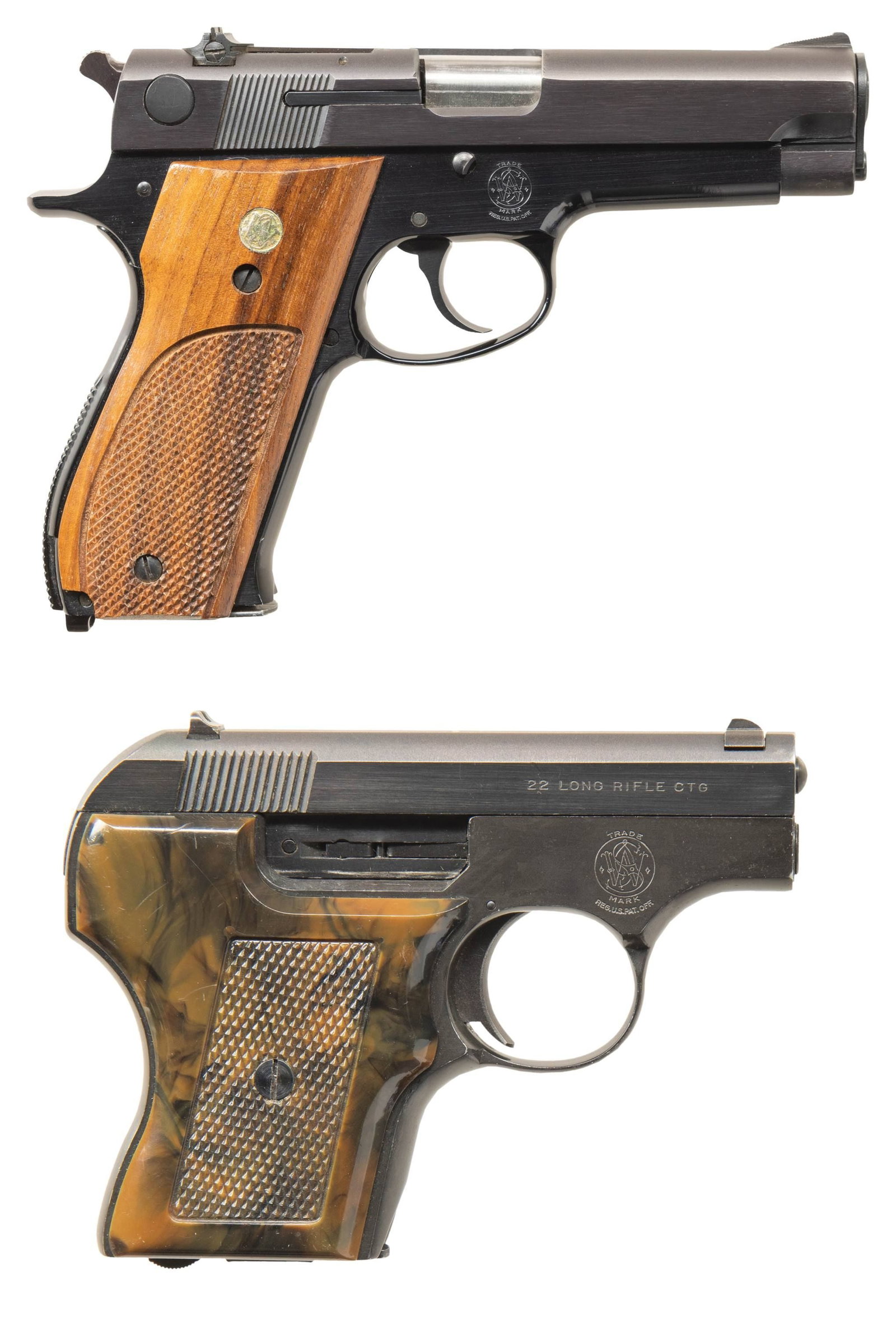 LOT OF TWO SMITH & WESSON SEMI AUTO PISTOLS.: 1) S&W 39-2 Semi Auto Pistol. Cal. 9x19. S# A641976. Bbl. 4". Ramped serrated blade front sight. Adjustable square notch rear sight. Early 1980's made pistol. Blued & anodized finishes. Checkered hard