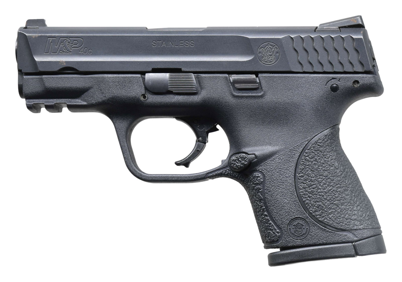 SMITH & WESSON M&P 40C SEMI AUTO PISTOL. (1 of 2)