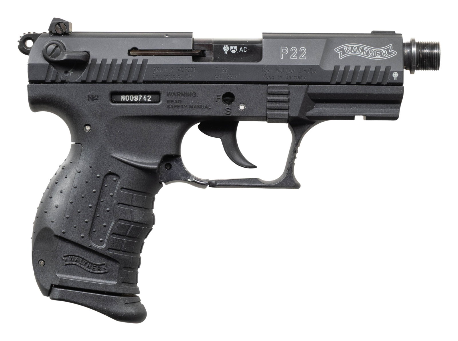 WALTHER P22 SEMI AUTO PISTOL.: Cal. 22 LR. S# N009742. Mfg. 2002. Threaded 4" bbl. Black polymer frame. Matte black steel frame with 3 dot sights. MAGS: 1 - 10 rd. CONDITION: near excellent appearance with light handling wear.