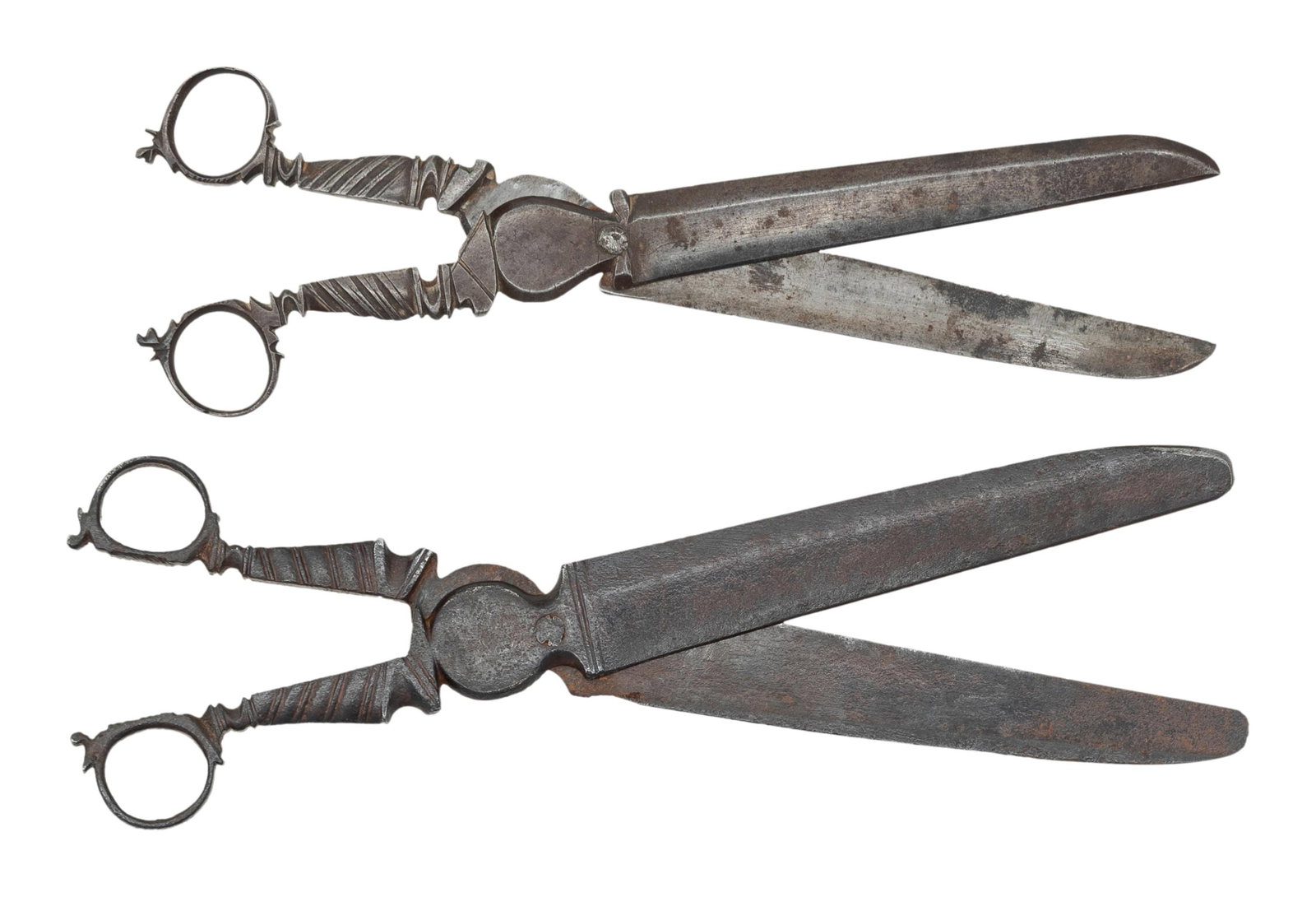 TWO PAIR OF 18th CENTURY NEW SPAIN SCRIBE SCISSORS (1 of 2)