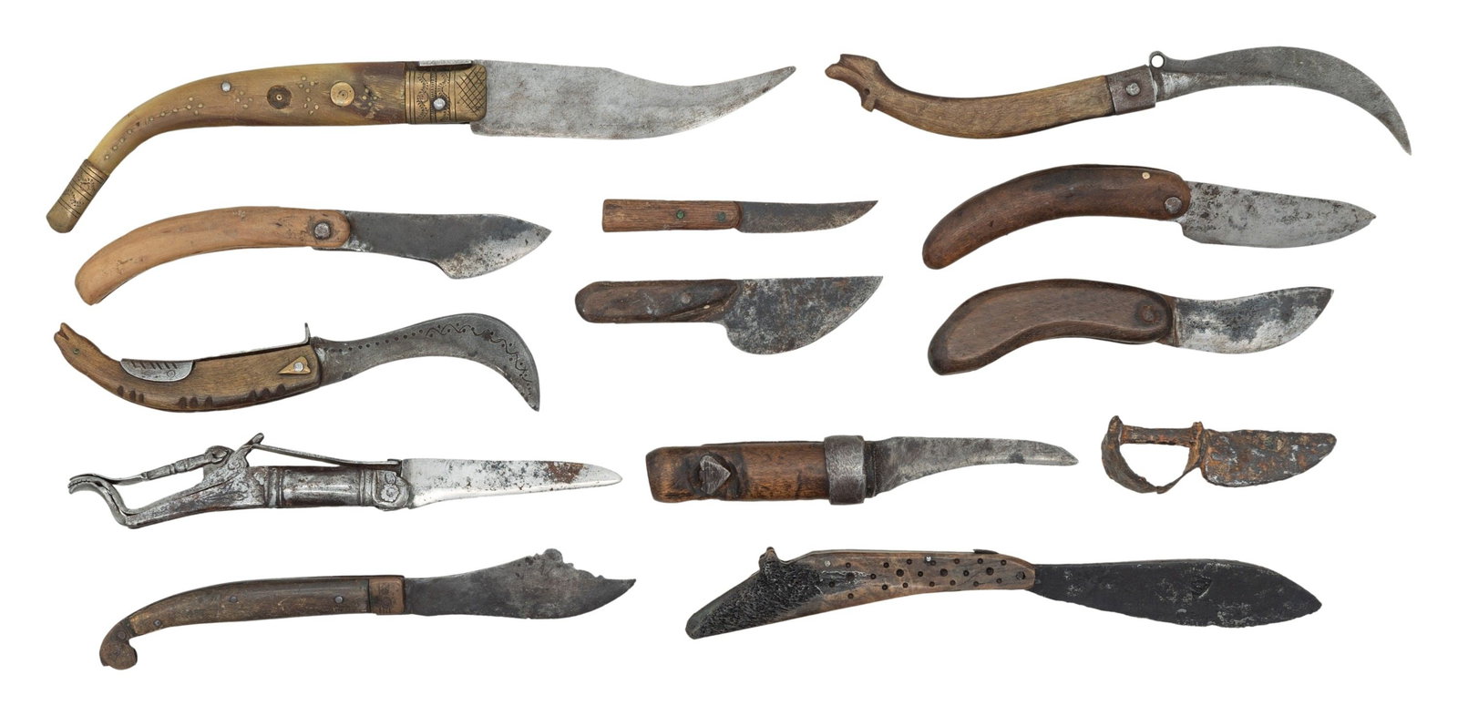 GROUP OF 13 VINTAGE KNIVES. (1 of 2)