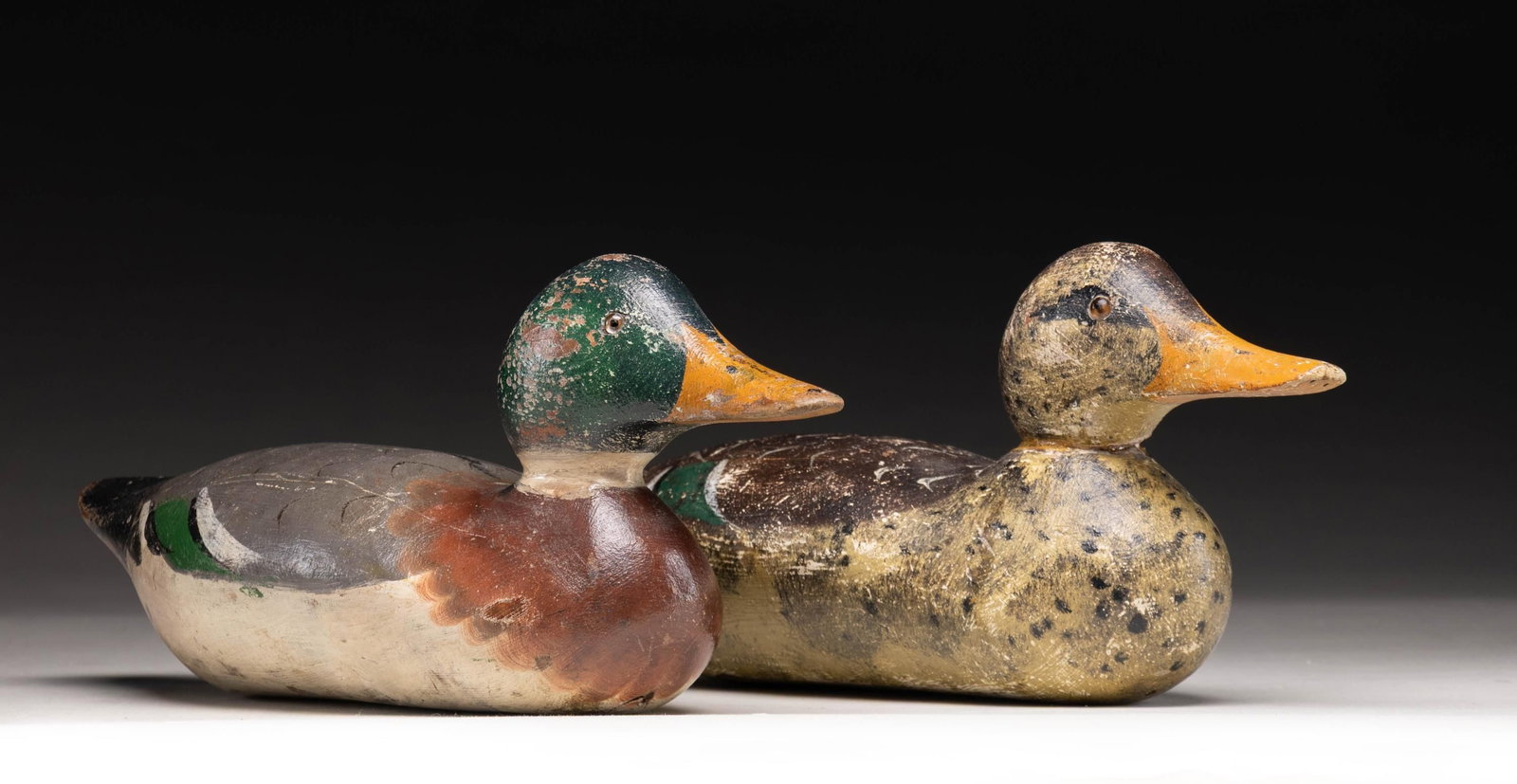 UNSIGNED PAIR OF MASON MALLARD DRAKE & HEN DECOYS. (1 of 2)