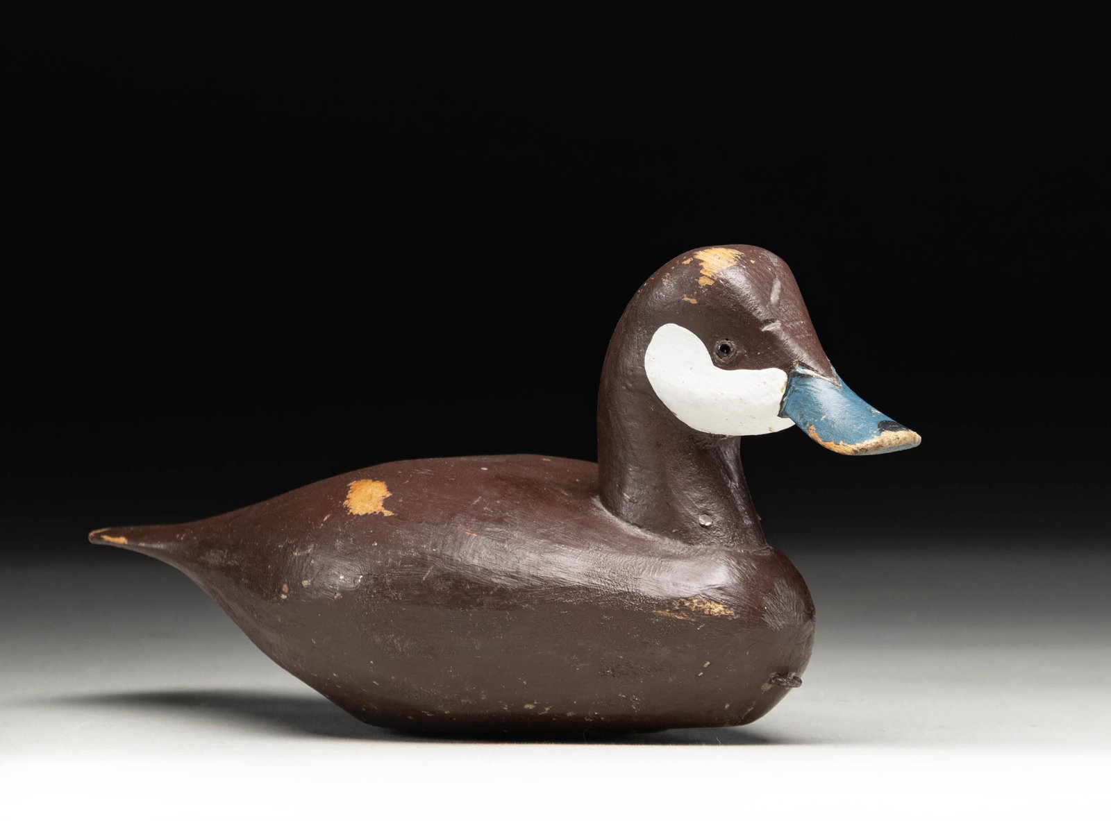 "W.M." SIGNED RUDDY DUCK DECOY. (1 of 2)