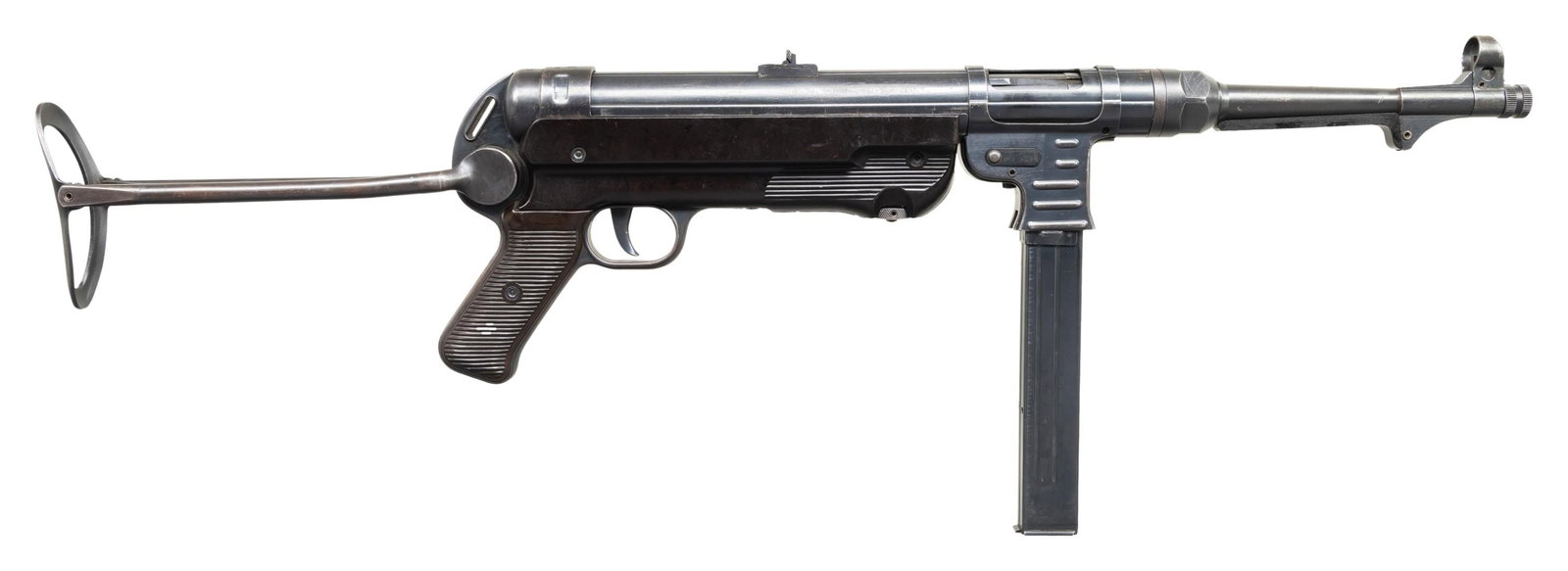 CURIO & RELIC GERMAN WWII STEYR "BNZ" CODE "42": DATE MP40 SUBMACHINE GUN WITH SPARE MAGAZINES. Cal. 9mm (9x19mm Parabellum). S# 1622f. Bbl. 10". MP40 submachine gun mfg. by in Austria by Steyr-Daimler-Puch in 1942. The left side of the receiver is 