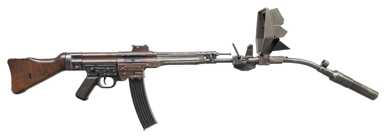 FULLY TRANSFERABLE MP44 WITH VERY RARE KRUMMLAUF: CURVED BARREL & SIGHTING DEVICE. Cal. 7.92 (Kurz). S# 3436. Bbl. 16 1/2". Blade front sight without hood. Tangent rear sight graduated to 800m. Left side of receiver marked "MP-44". The MP/STG-44 need