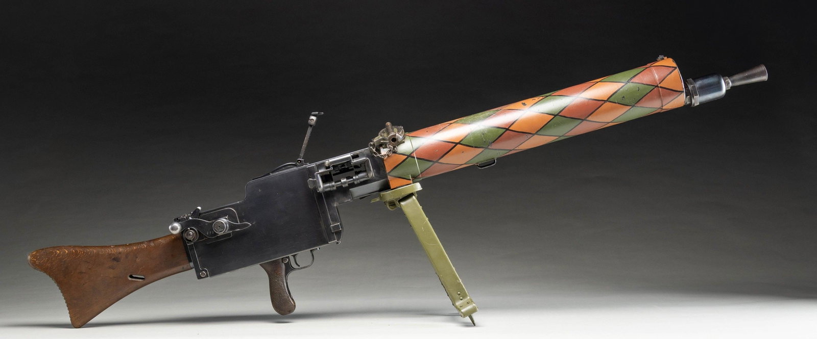 FULLY TRANSFERABLE WW1 GERMAN MG08-15 MAXIM: MACHINE GUN. Cal. 7.92 (8mm Mauser). S# 1273a. Bbl. 28 1/2" DWM made. Blade front sight. Tangent rear sight graduated to 2000m. Balance of parts are matching with fusee cover, Mercedes made lock, rear