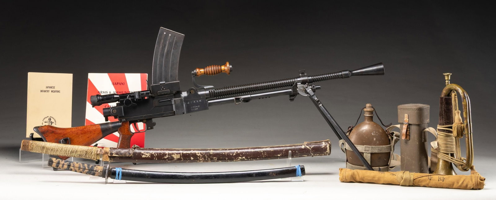 VERY FINE JAPANESE T99 MACHINE GUN WITH KATANA,: WAKIZASHI & MORE. Cal. 7.7. S# 6943. Bbl. 21 /2". Blade front sight with protective ears. Drum adjustable rear sight. Receiver mounted Tokyo arsenal 2.5x13 T99 scope. Scope has T99 reticle, very good 
