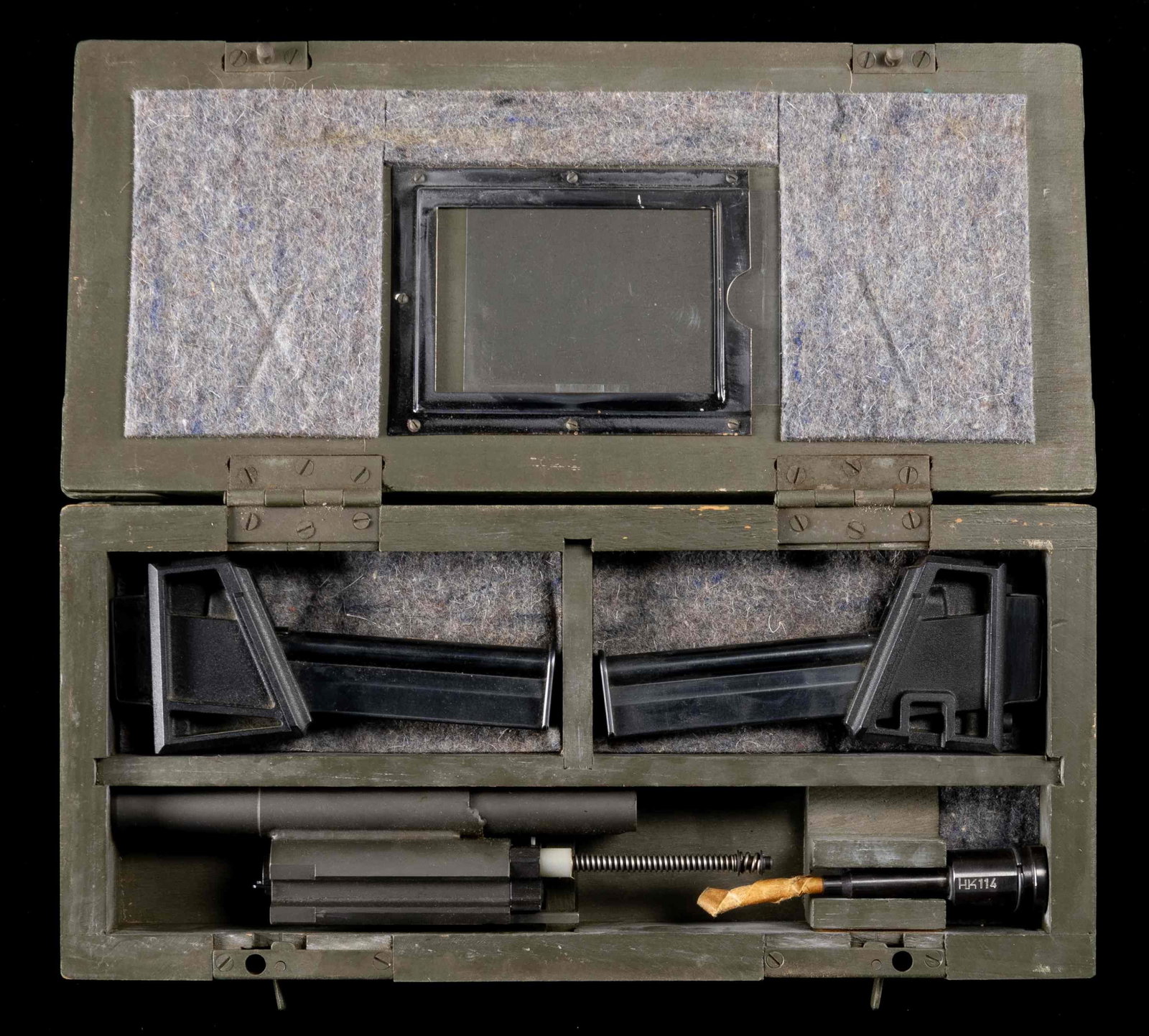 RARE H&K MP5 22 LR CONVERSION KIT.: Cal. 22 LR. S# 114. Factory 22 LR MP5 conversion kit with bolt assembly, matching numbered bbl. insert & two mags. Purportedly only 200 of these kits were made & of those only 75 imported into the