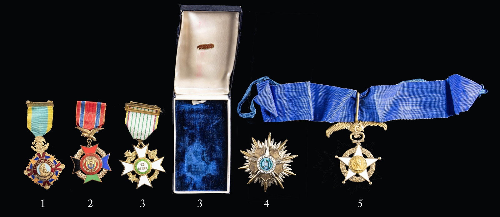 5 SOUTH AMERICAN ORDERS AND MEDALS.: 1) The Mexican Legion of Honor Decoration was instituted in 1951 by Presidential decree and is awarded to officers inducted into the Mexican Legion of Honor for their overall achievements. 2) The