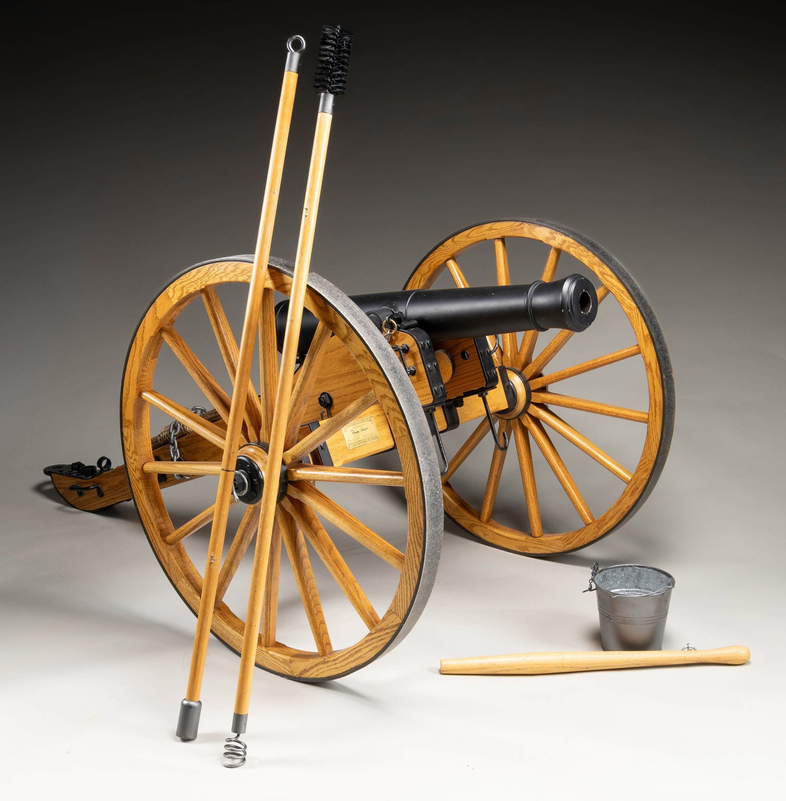 STRIKING 1/2 SCALE U.S. MODEL 1841 6 POUNDER FIELD: GUN BY JEFFERSON ARMORY. Cal. 1 1/2 inches. S# 040. This very high-quality historically correct replica 1/2 scale field gun was made at the Jefferson Armory in Oregon by master craftsman Peter Hoyt. J