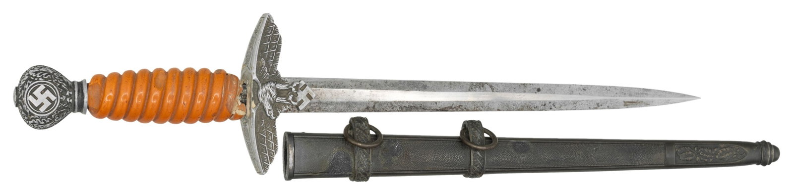 WWII GERMAN 2ND MODEL LUFTWAFFE DAGGER. (1 of 2)