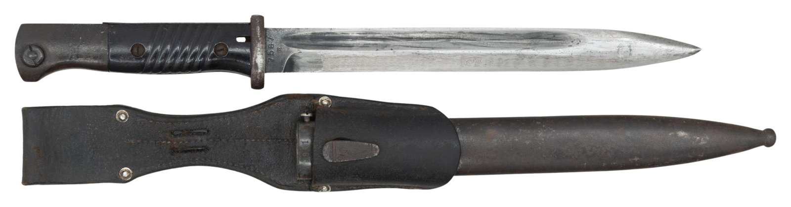 WW2 GERMAN 84/98 BAYONET.: 41 asw coded S84/98 bayonet. Frog & mismatched scabbard present. CONDITION: blade appears sharpened with an overall silvery gray appearance, light pitting, oxidation & traces of finish. Other metal