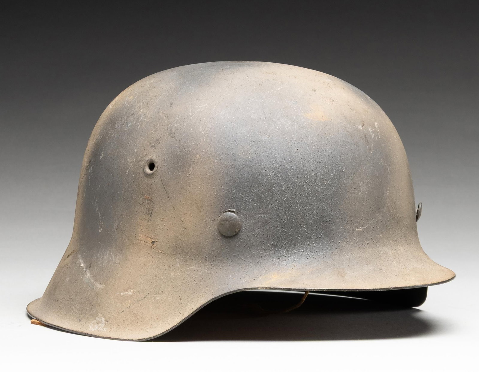 WWII GERMAN M42 WEHRMACHT HELMET. (1 of 4)
