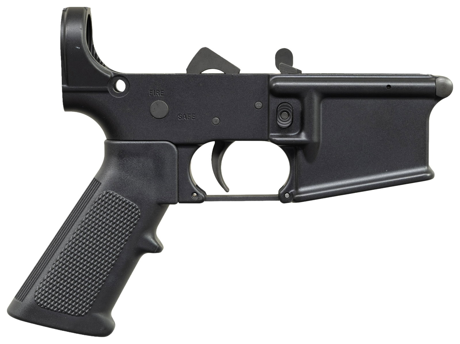CMMG MOD4SA RECEIVER.: Cal. N/A. S# SA26515. Bbl. N/A. MOD4SA receiver mfg. by CMMG. Left side of the receiver exhibits standard factory markings, denoting the model and cal. designations, as well as CMMG's mfg.