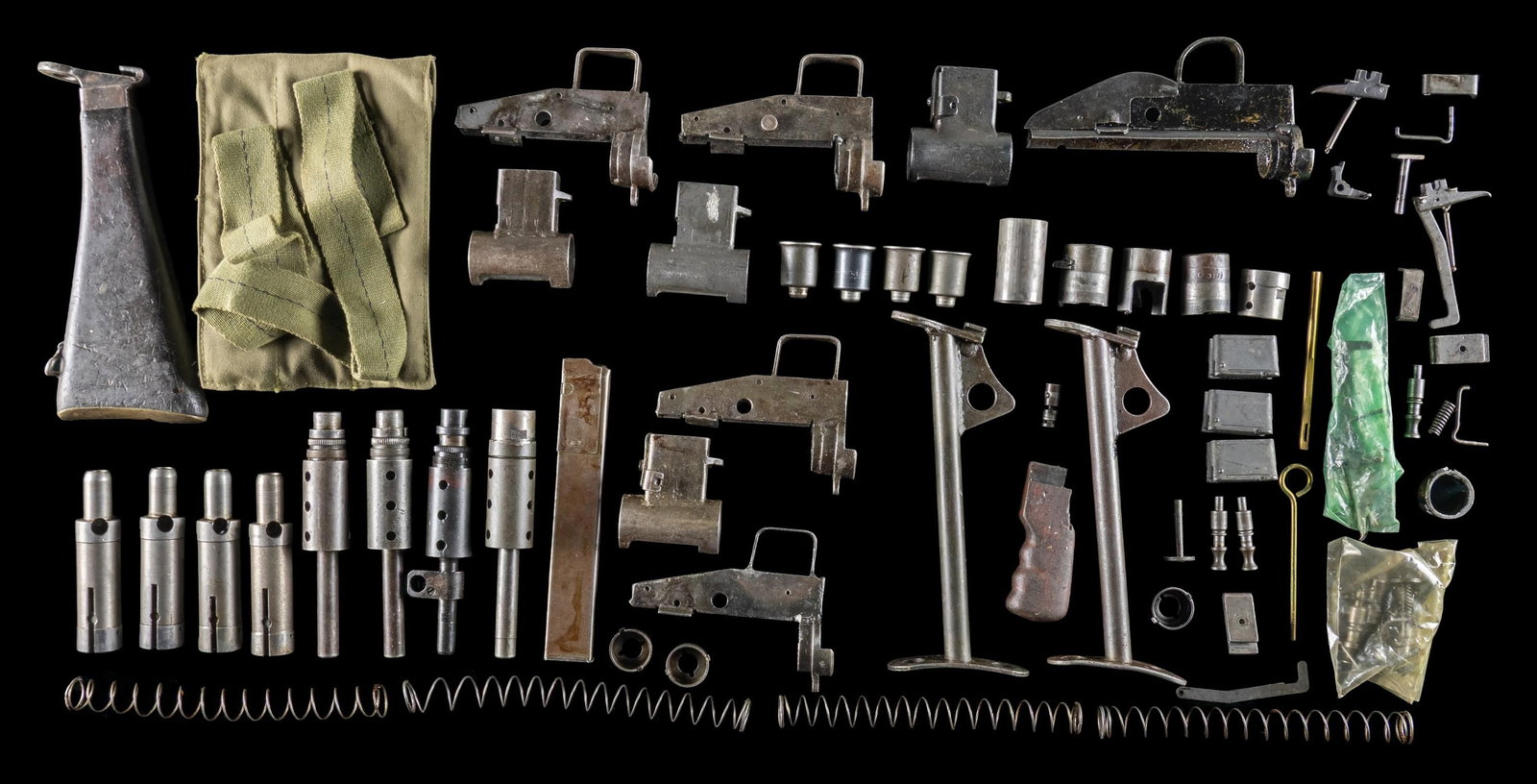 LOT OF STEN SUBMACHINE GUN PARTS & ACCESSORIES. (1 of 2)