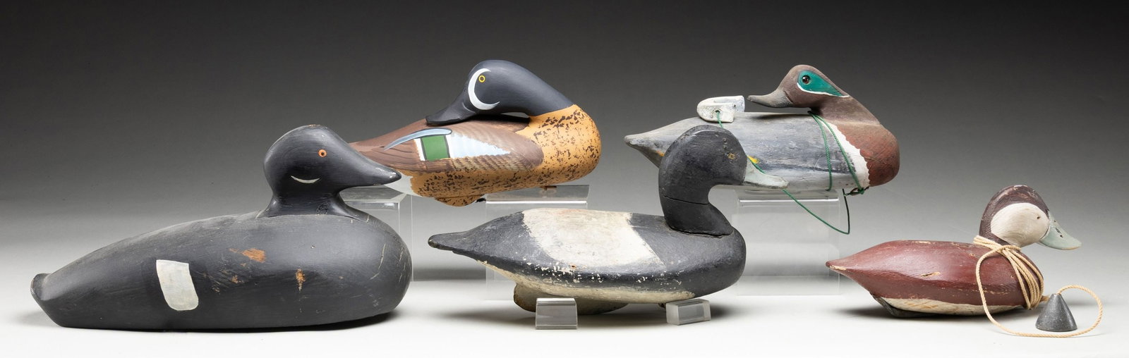 5 UNSIGNED WOODEN DECOYS. (1 of 7)