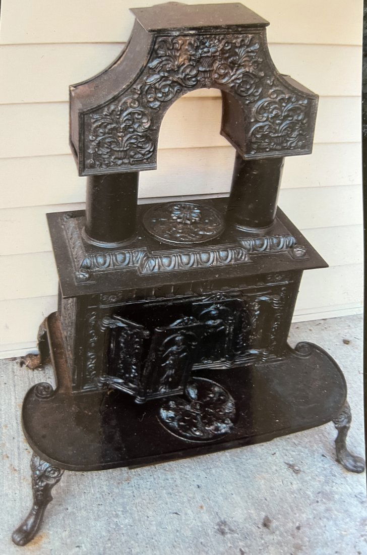 Vintage wood stove (1 of 1)