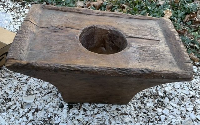 Mortar and pestle: African wooden mortar and pestle