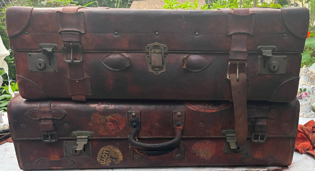 Vintage Pr. Leather Suitcases ( world travelers) great sticker (1 of 9)