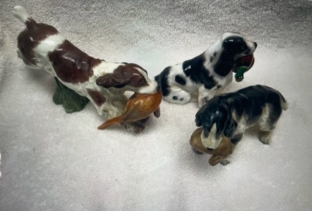 3 porcelain English Hunting Dogs: Excellent Condition