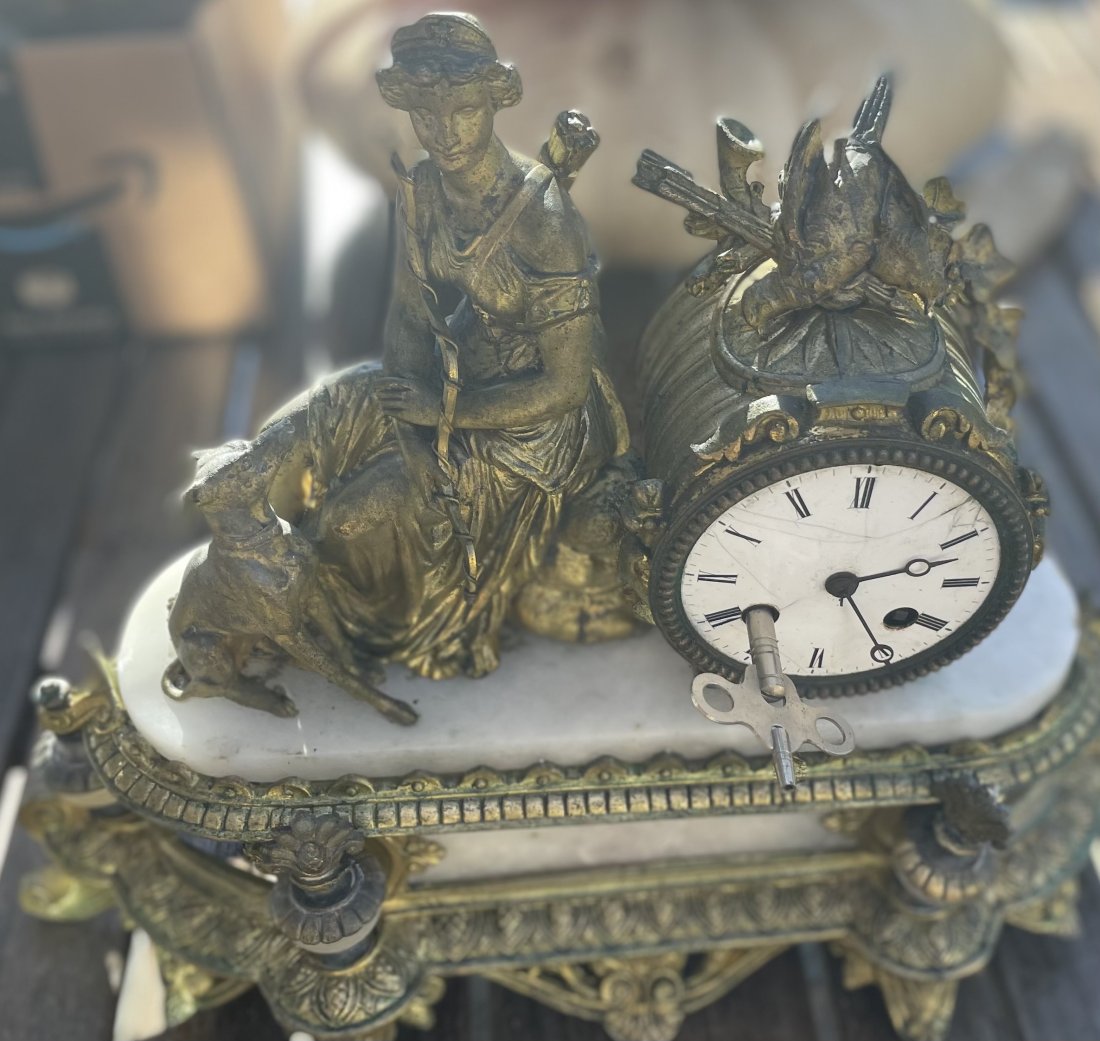 French Mantel clock ( As is): Needs work
