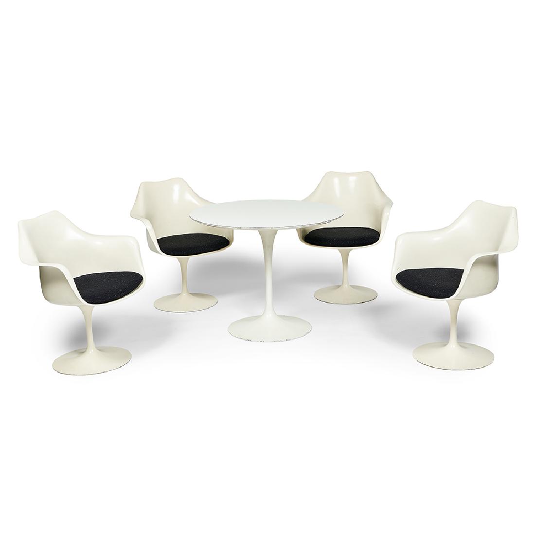 Eero Saarinen, Knoll dining table and four chairs (1 of 1)