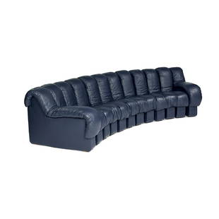 Stendig DeSede DS600 "Non-stop" sofa 12 pcs.: Ueli Berger, Eleanora Peduzzi-Riva & Heinz Ulrich for Stendig DeSede DS600 "Non-stop" sofa, 12 pieces Switzerland, 1990s navy blue leather, upholstery Twelve seat sections are connected by zippers and