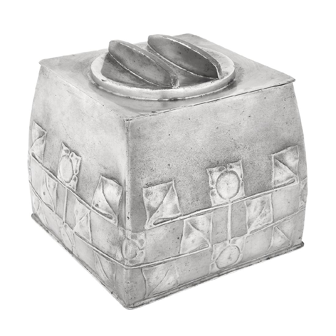 Liberty & Co. biscuit box, #0194 (1 of 2)