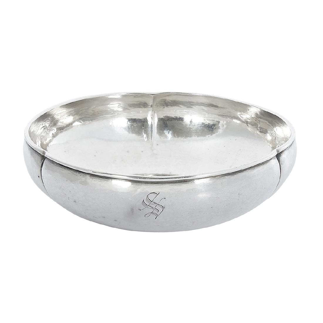 Volund Shop sterling silver lobed round bowl: The Volund Shop lobed round bowl Chicago, Illinois, 1919-1926 sterling silver stamped marks engraved S monogram 5 1/2"dia x 1 5/8"h Provenance: The Paul & Terry Somerson Collection of 20th and 21st Ce
