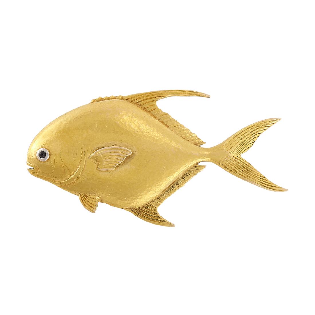 Potter & Mellen, Inc. 14K gold Fish brooch: Potter & Mellen, Inc. Fish brooch Cleveland, Ohio 14K yellow and white gold, black onyx stamped marks 8.7 dwts 2 7/16"w x 1 1/4"h Provenance: The Paul & Terry Somerson Collection of 20th and 21st Cent
