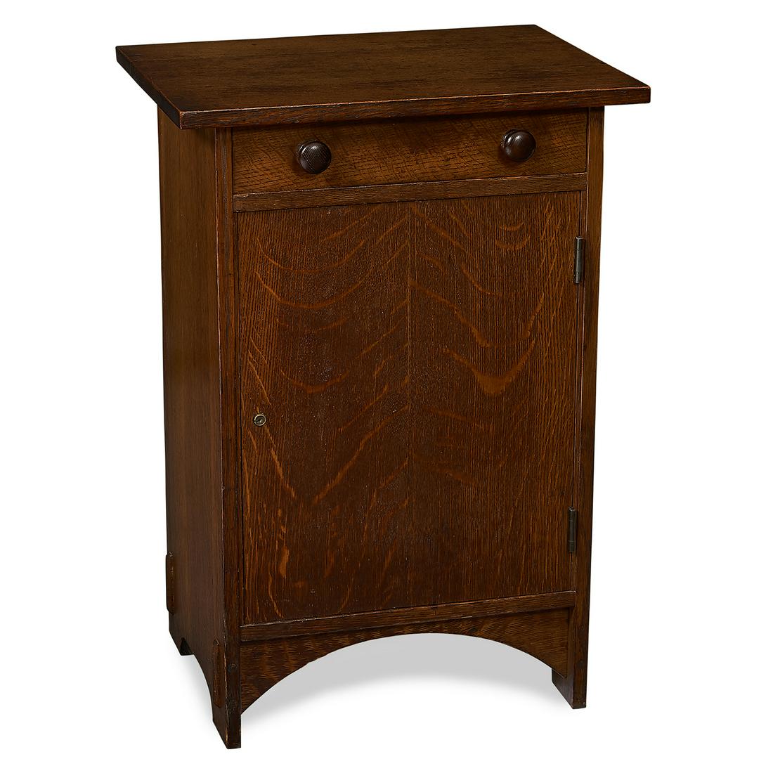 Gustav Stickley smoker's cabinet, #89 (1 of 1)