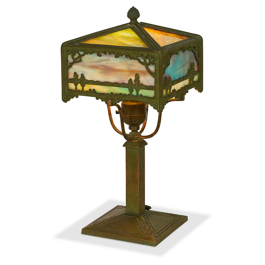 Bradley & Hubbard Manufacturing Co. boudoir lamp (1 of 2)