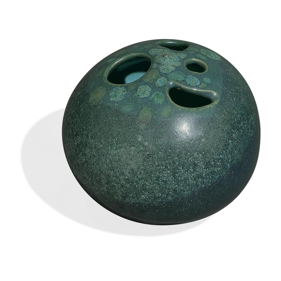 Fong Chow vase 5 1/4"dia x 4 1/8"h (1 of 3)