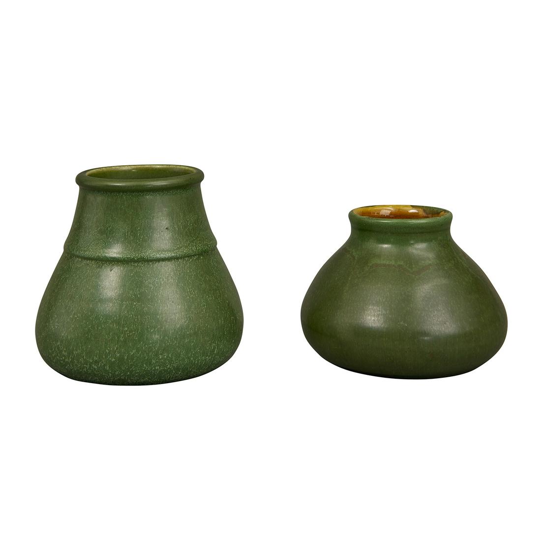 Hampshire Pottery squat tapering vase taller (1 of 2)