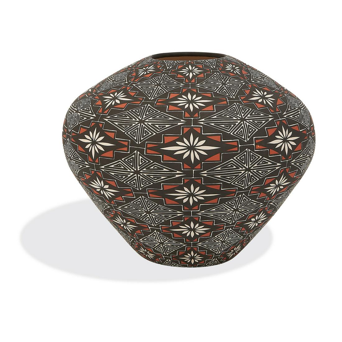 Native American black/red/white geometric pot (1 of 2)