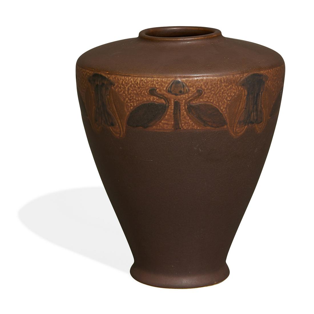 Roseville Pottery Co. Victorian art pottery vase (1 of 3)