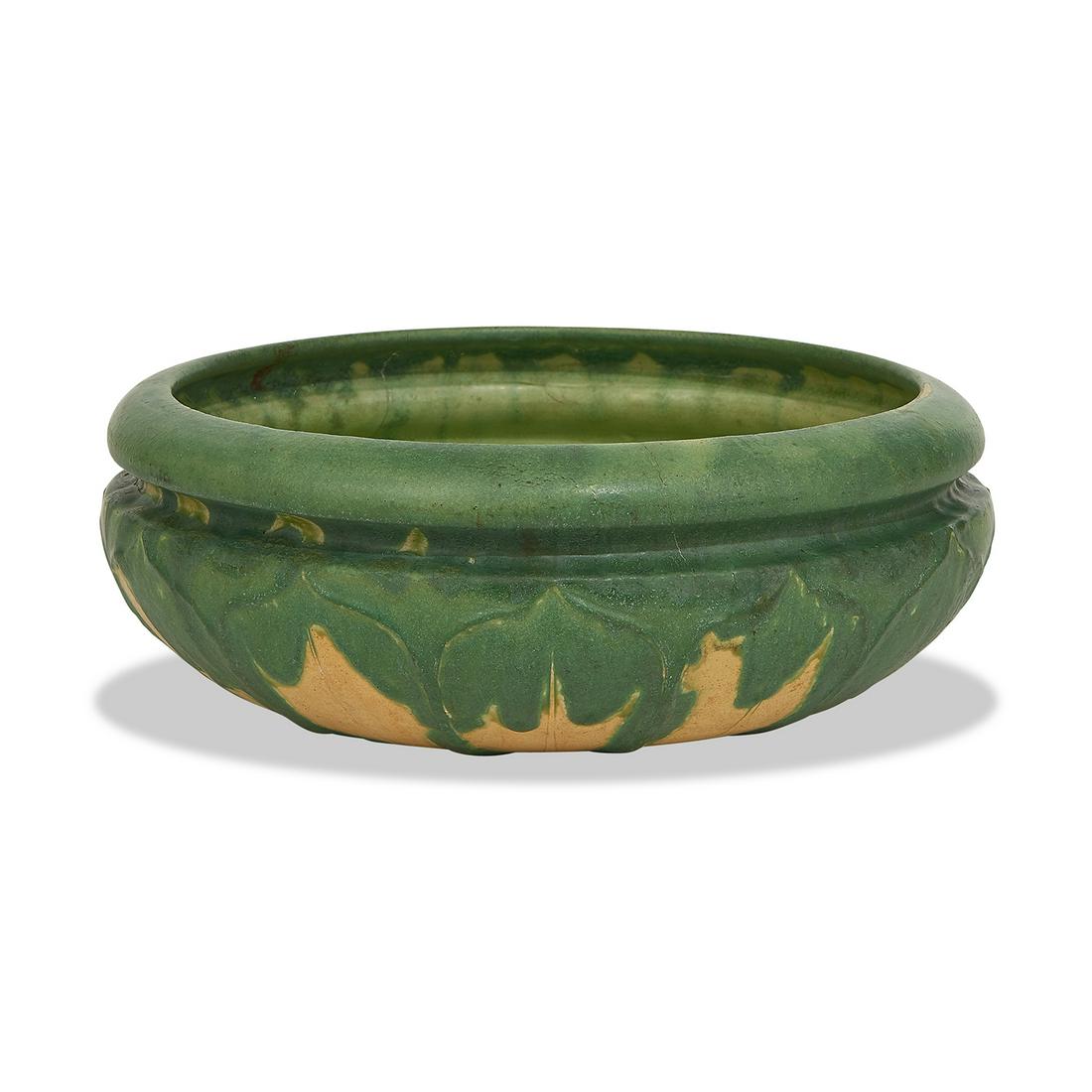 Grueby round bowl with leaf decoration, #104 (1 of 6)