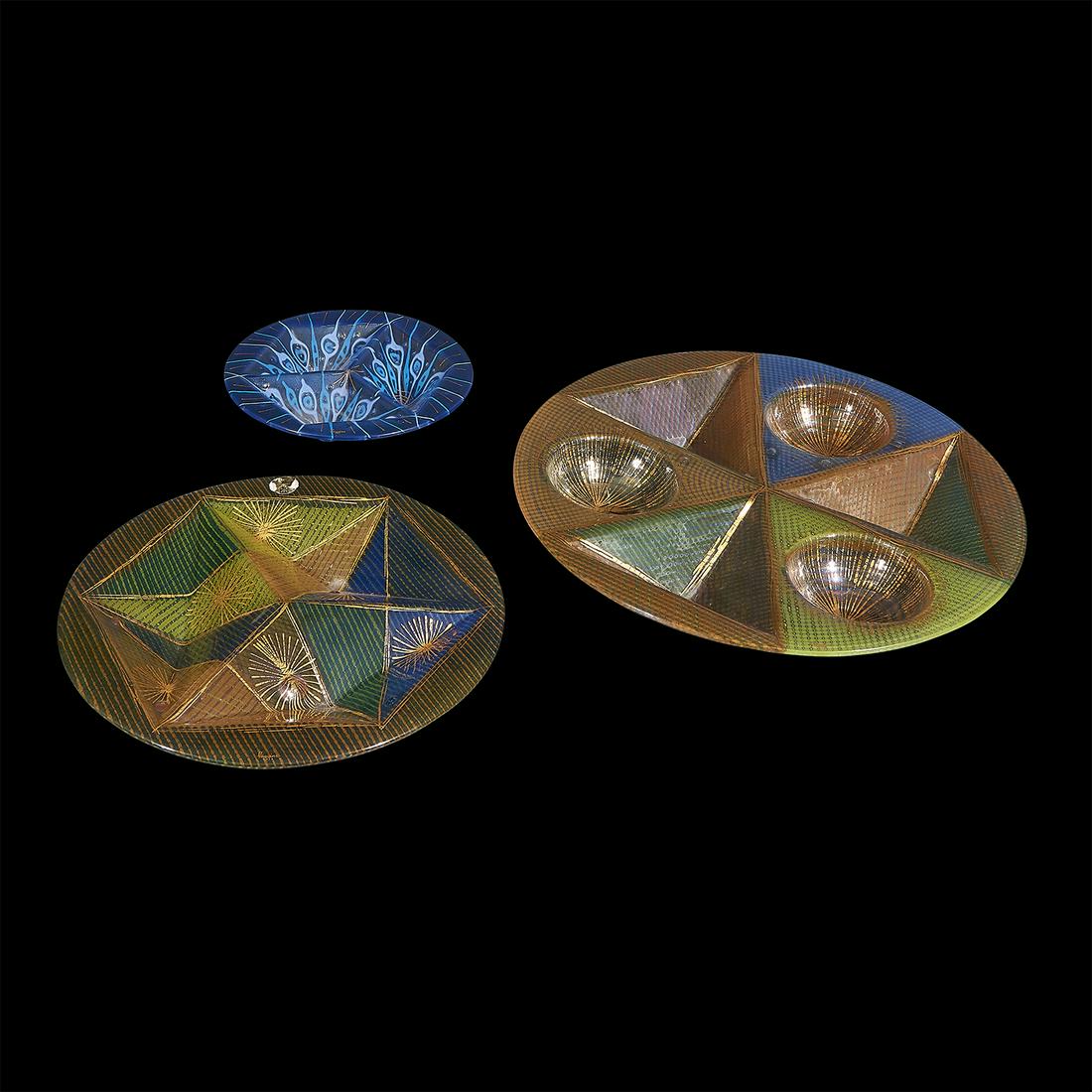 Michael & Frances Higgins serving trays, three (1 of 3)