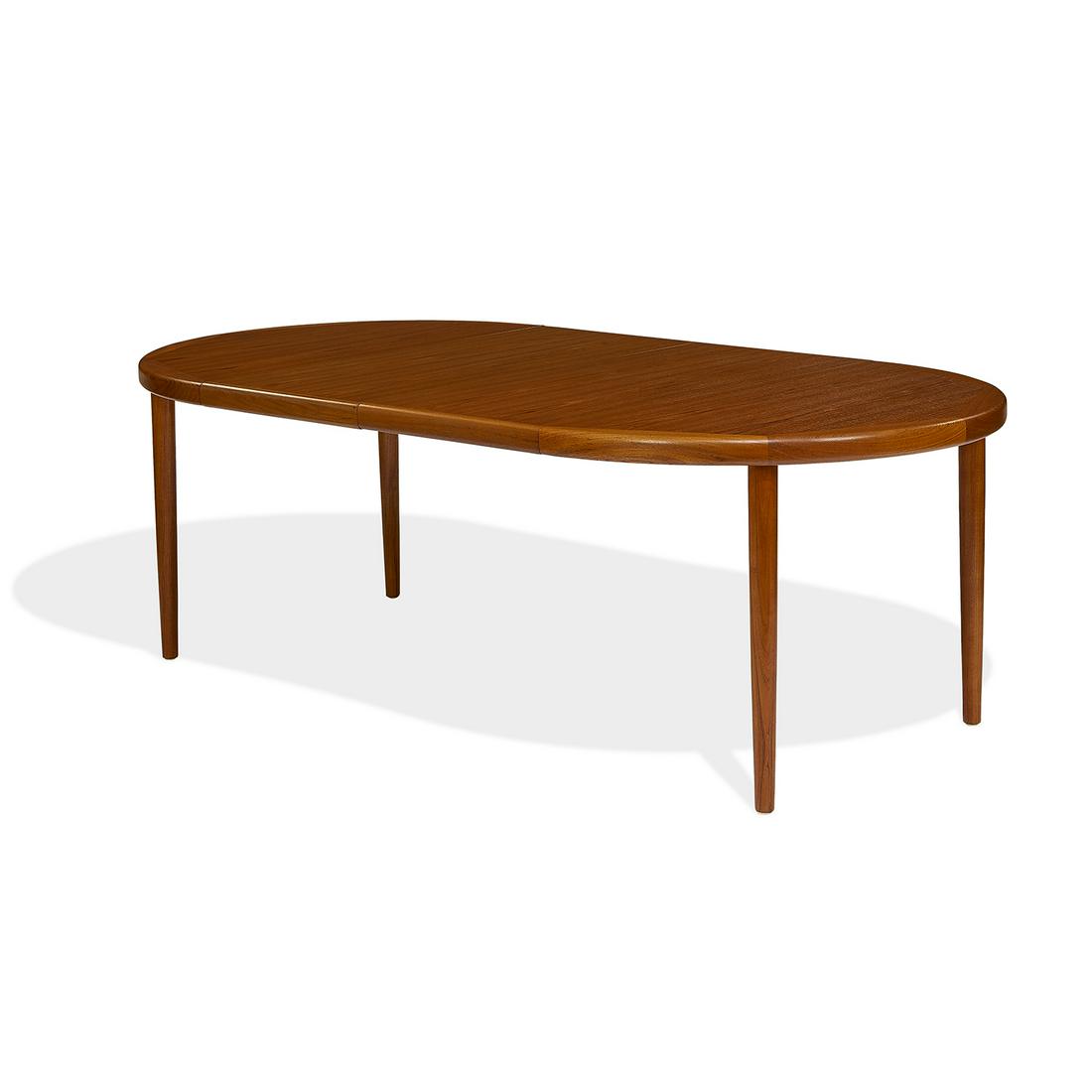 Velje Stole OG Møbelfabrik dining table (1 of 2)