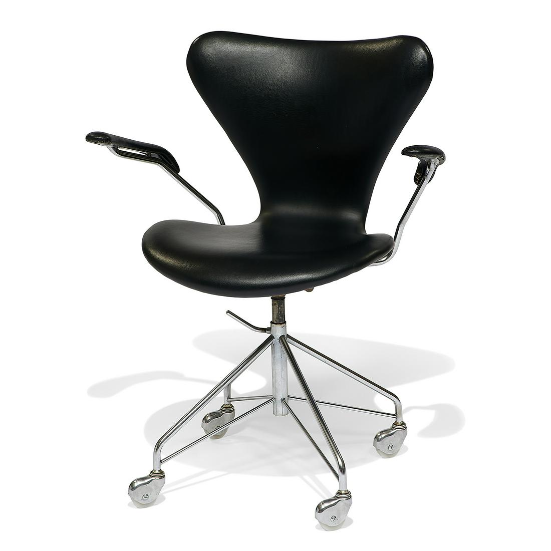 Arne Jacobsen for Fritz Hansen Sevener desk chair (1 of 1)