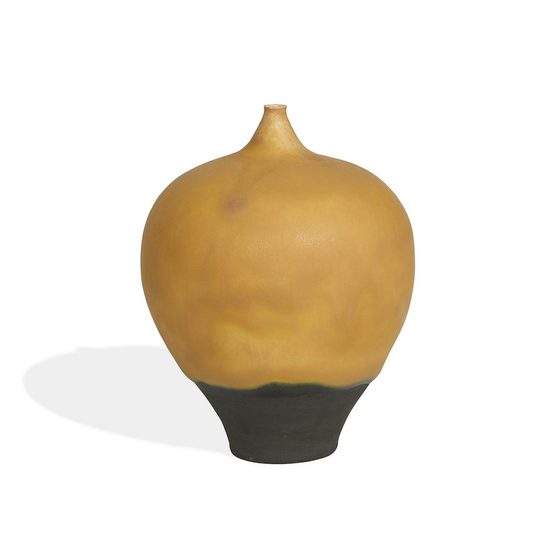 Rose Cabat Feelie vase yellow (1 of 4)