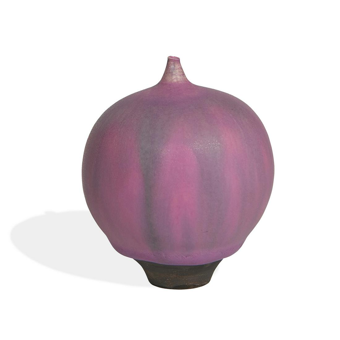 Rose Cabat Feelie vase purple (1 of 5)