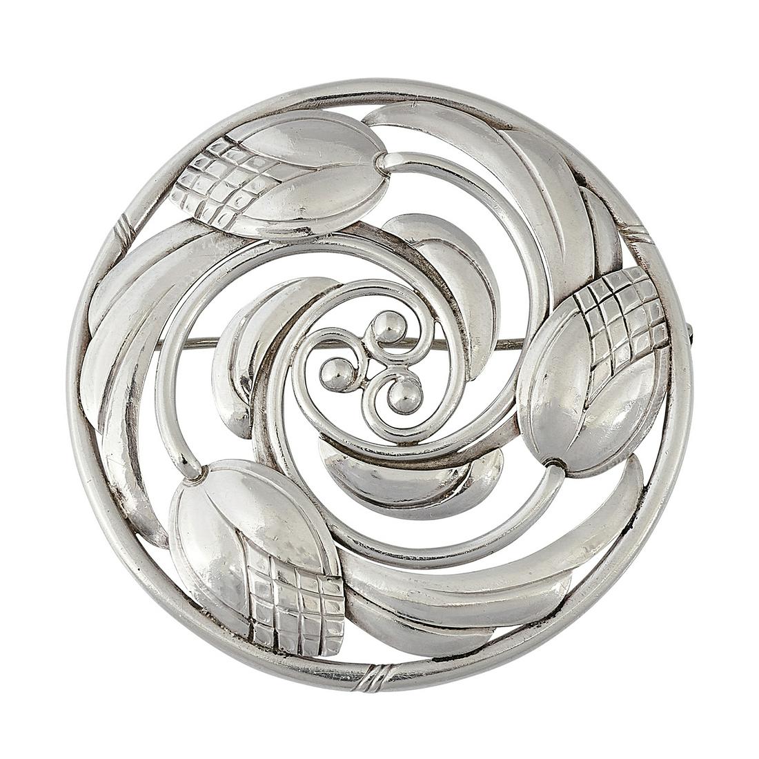 John Pontus Petterson round foliate motif brooch (1 of 2)