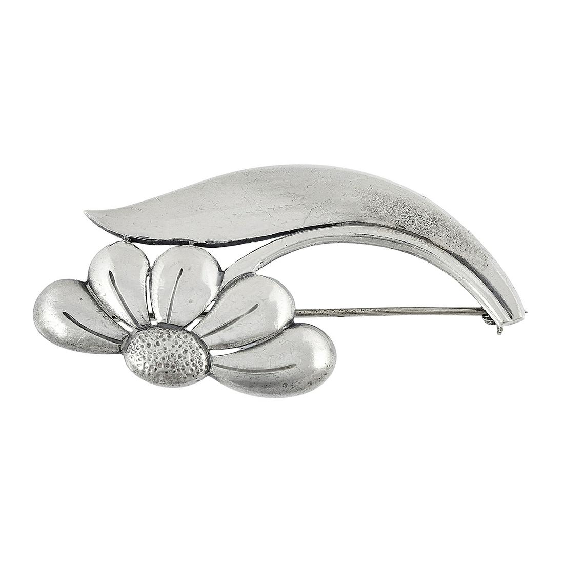 Madeleine Turner/Georg Jensen Inc. daisy brooch (1 of 3)
