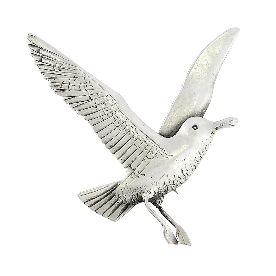 Clifford Russell seagull brooch: Clifford Russell (1907-1975) seagull brooch Woolwich, Maine sterling silver stamped marks 5.7 dwts 2 1/2"w x 2 15/16"h Provenance: The Paul & Terry Somerson Collection of 20th and 21st Century Metalwo