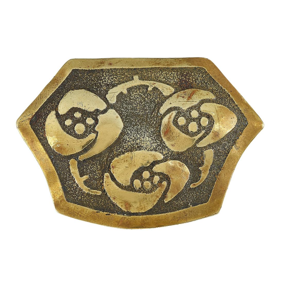 Carence Crafters shield-shaped brooch (1 of 2)