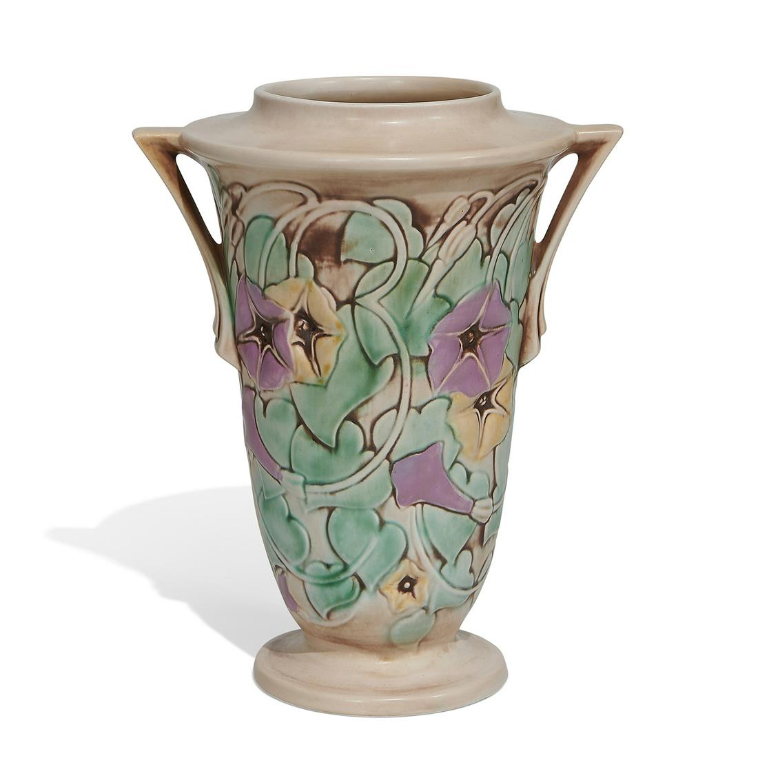 Roseville Pottery Co. Morning Glory vase (1 of 4)
